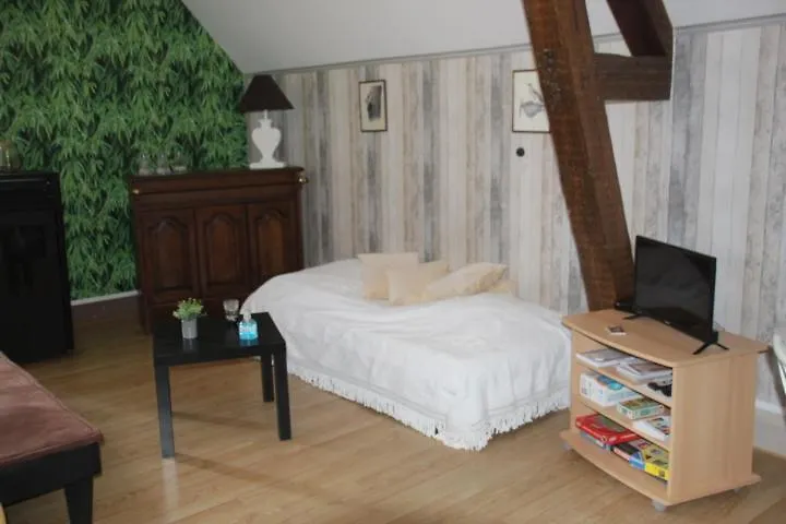 Suite Dans Les Dependances Du Chateau Agonges France