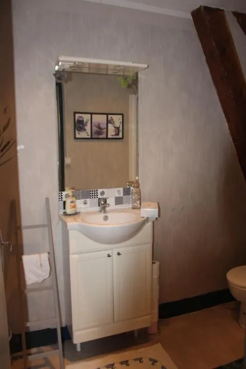 Suite Dans Les Dependances Du Chateau Agonges France